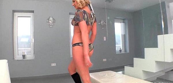  Stunning blonde in sexy outfit flashing her cunt and ass